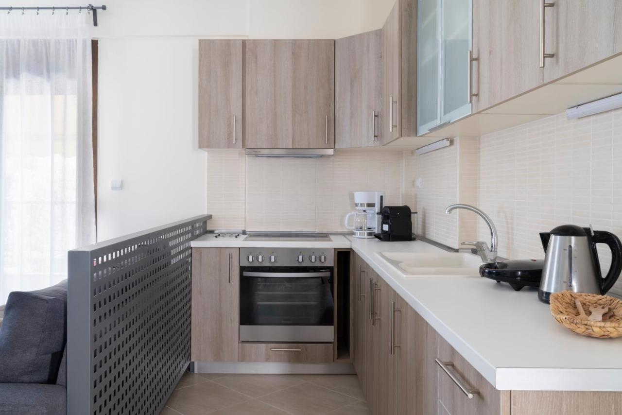 Alexandros Maisonettes & Apartments Неа Мудания Екстериор снимка