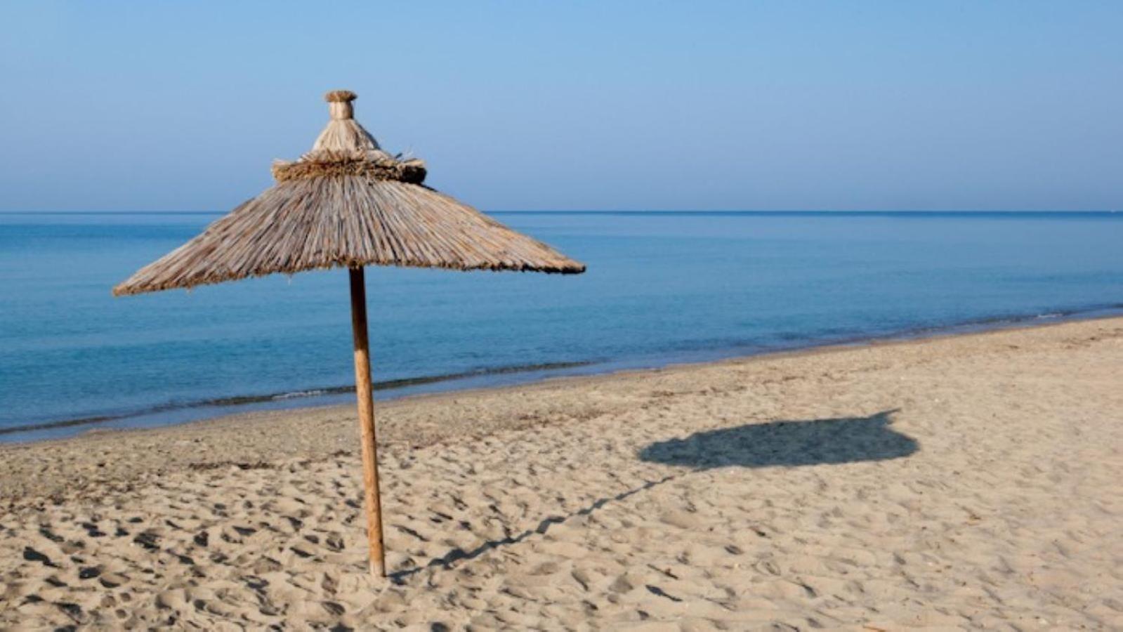 Alexandros Maisonettes & Apartments Неа Мудания Екстериор снимка